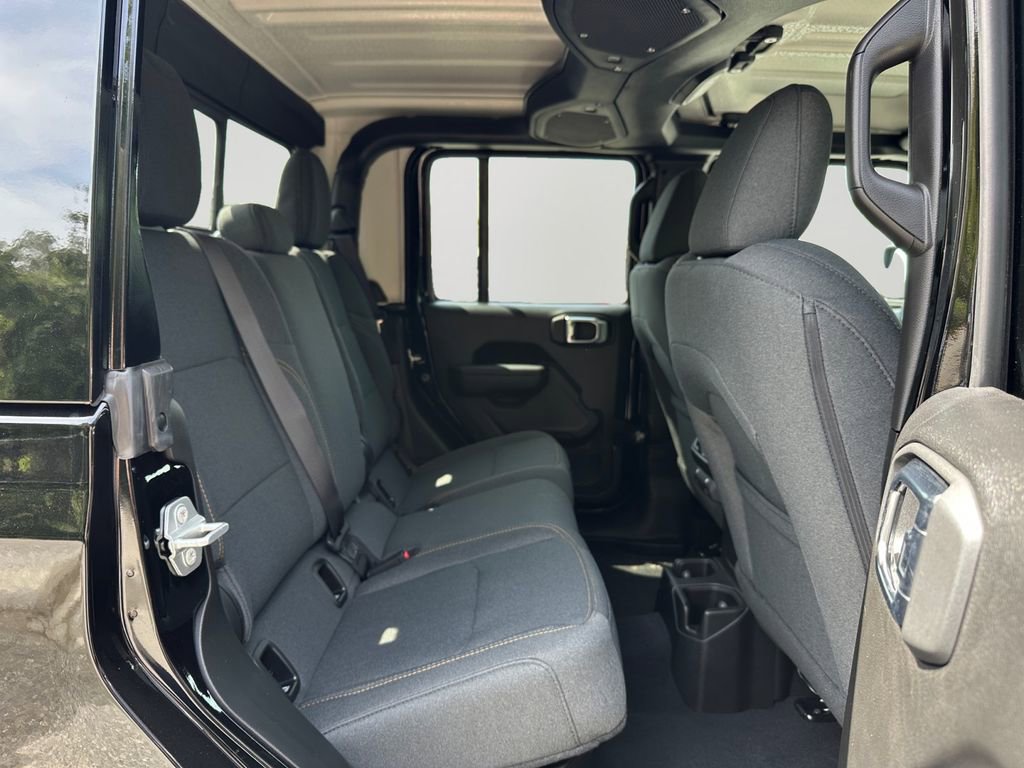 New 2025 Jeep Gladiator Sport AWD/4WD image 13