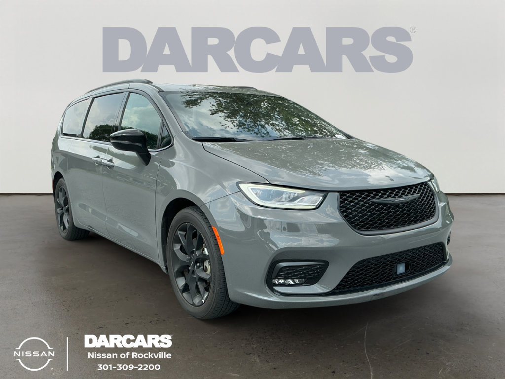 Used 2025 Chrysler Pacifica Limited