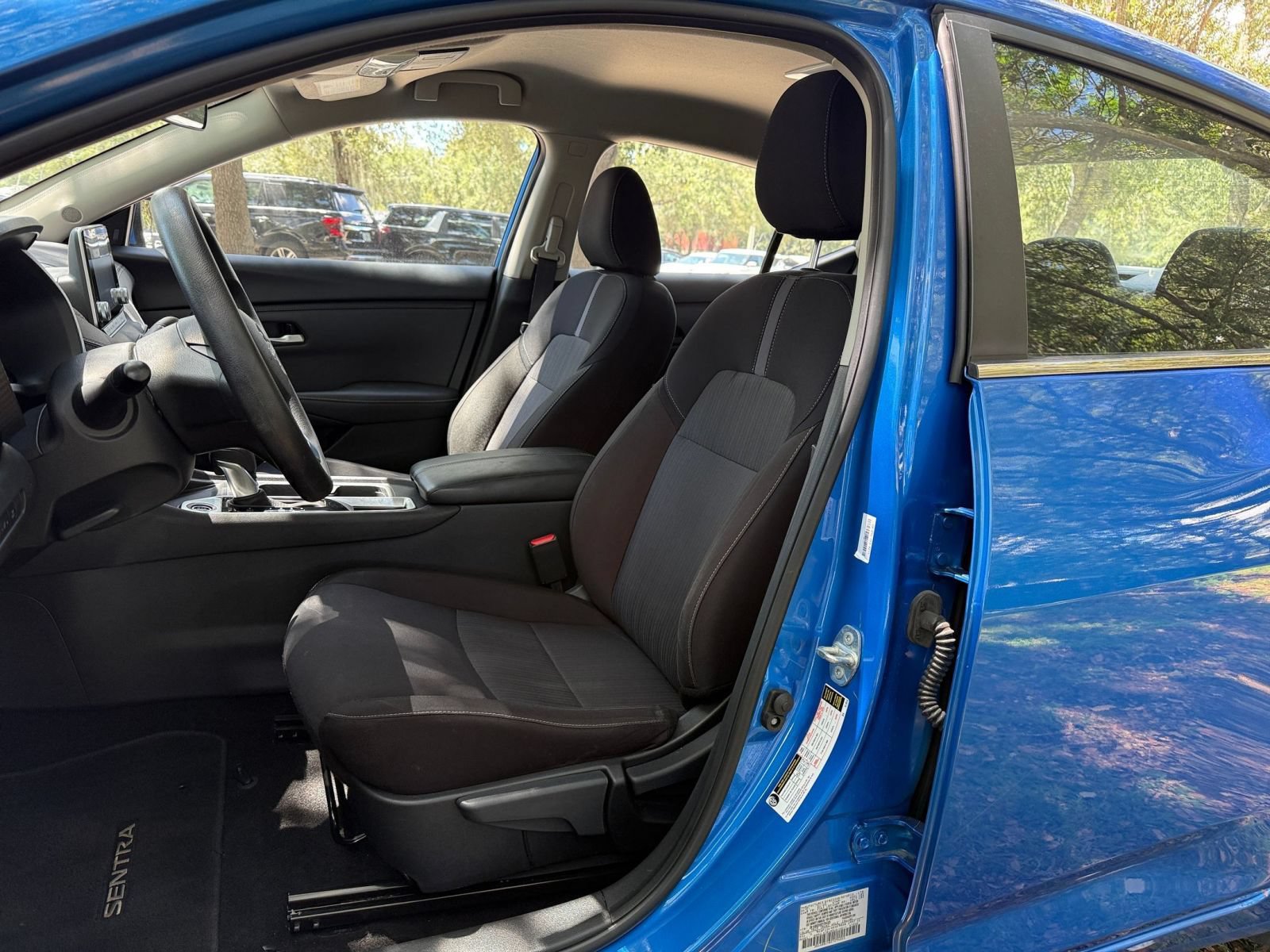 Used 2025 Nissan Sentra SV FWD image 31
