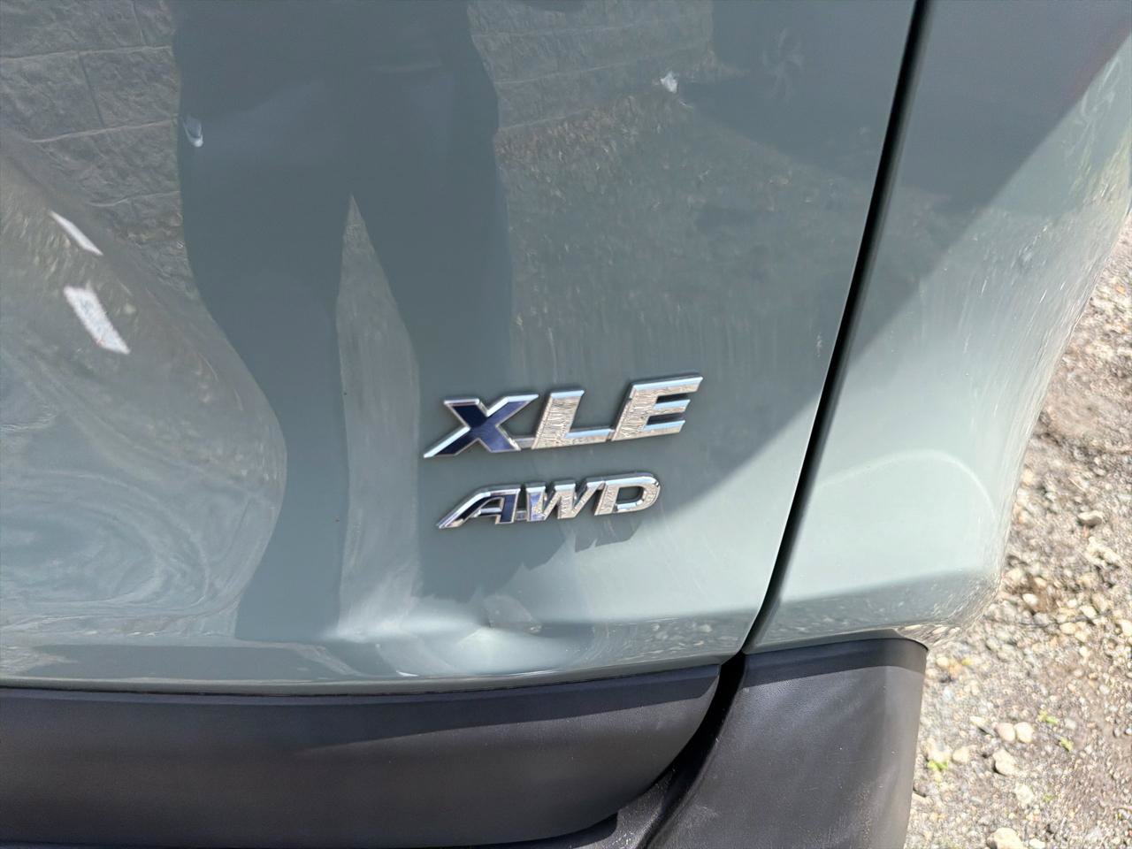 Used 2019 Toyota RAV4 XLE w/ Convenience Package AWD/4WD image 9