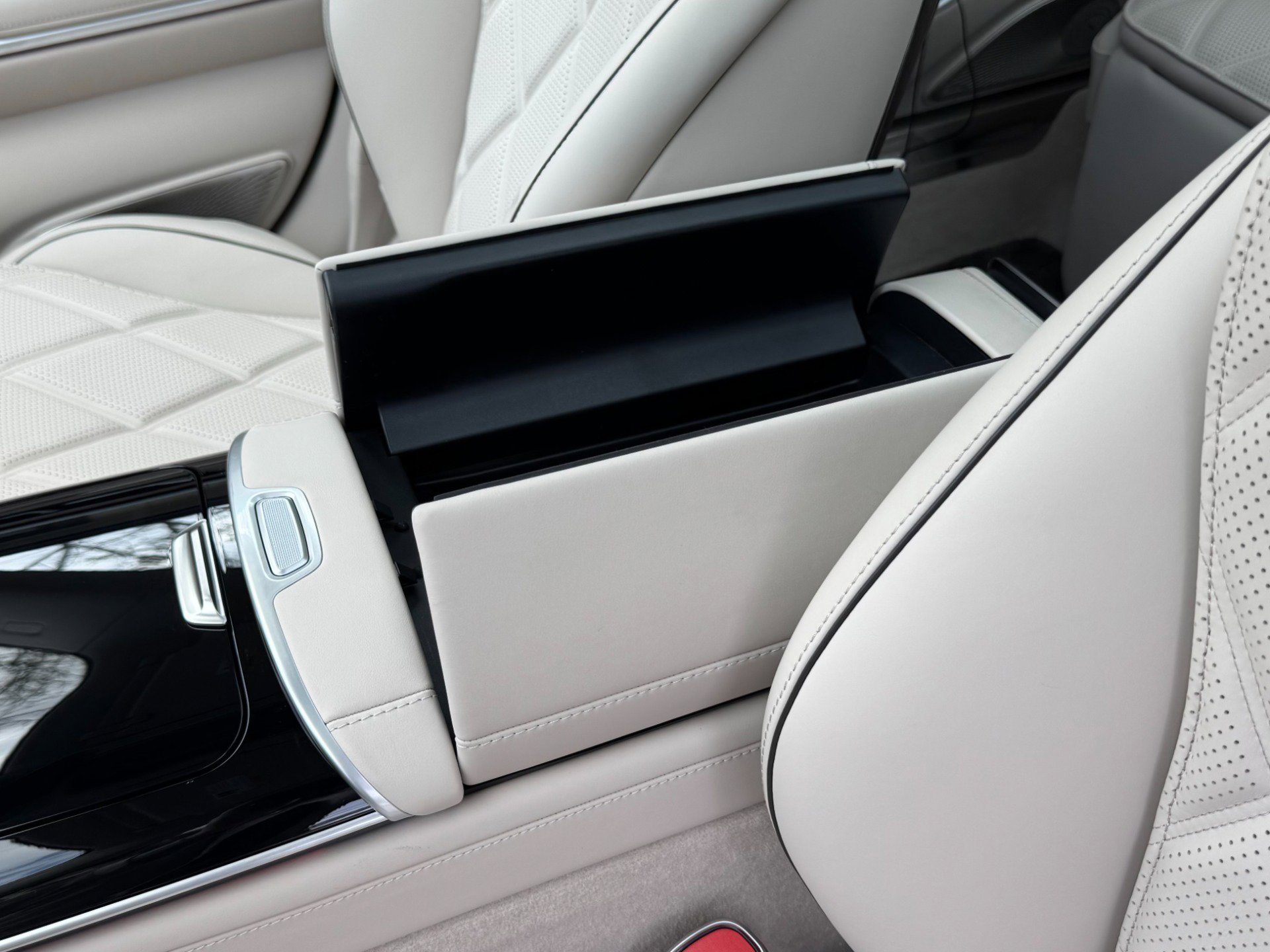 Used 2025 Mercedes-Benz Maybach S 680 4MATIC image 14