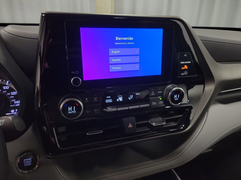 Used 2023 Toyota Highlander L image 14