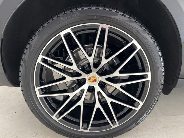 Used 2025 Porsche Macan T image 60