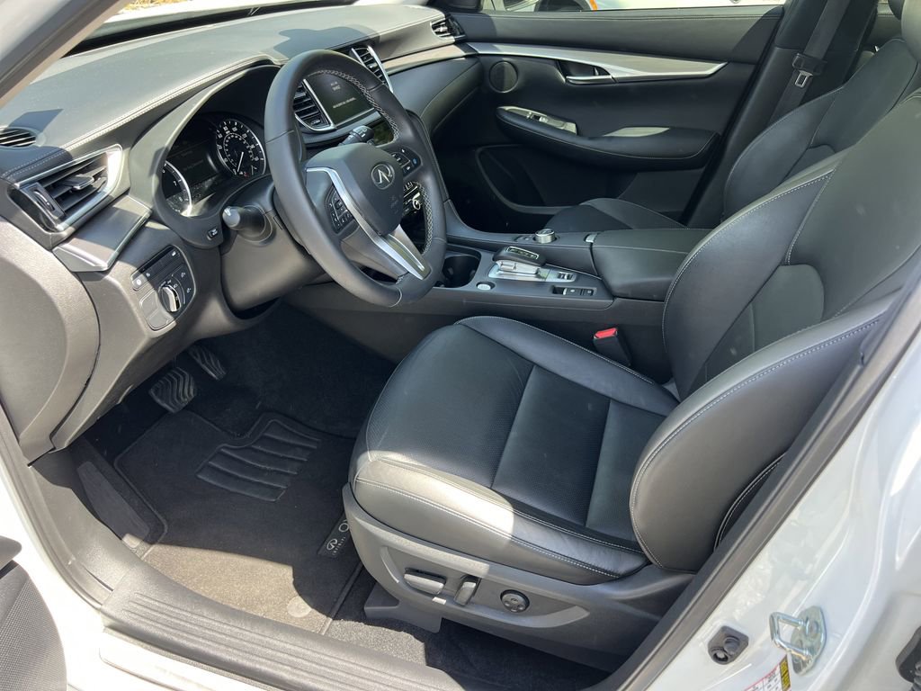Used 2023 INFINITI QX50 Luxe FWD image 7