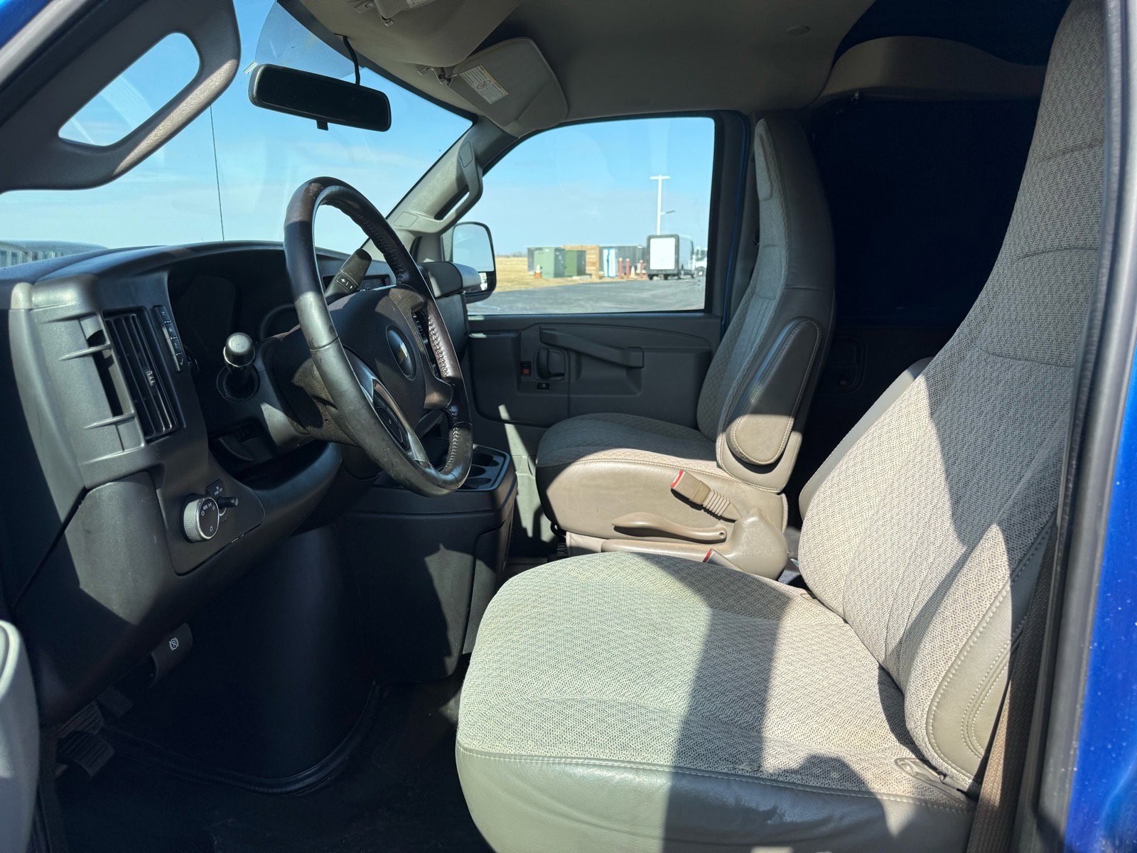 Used 2018 Chevrolet Express 2500 w/ Driver Convenience Package image 10