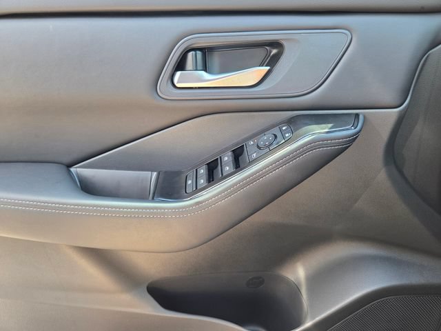 New 2026 Nissan Rogue SV FWD image 20
