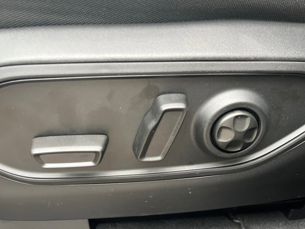 New 2025 Jeep Grand Cherokee Laredo X w/ Luxury Tech Group I image 22