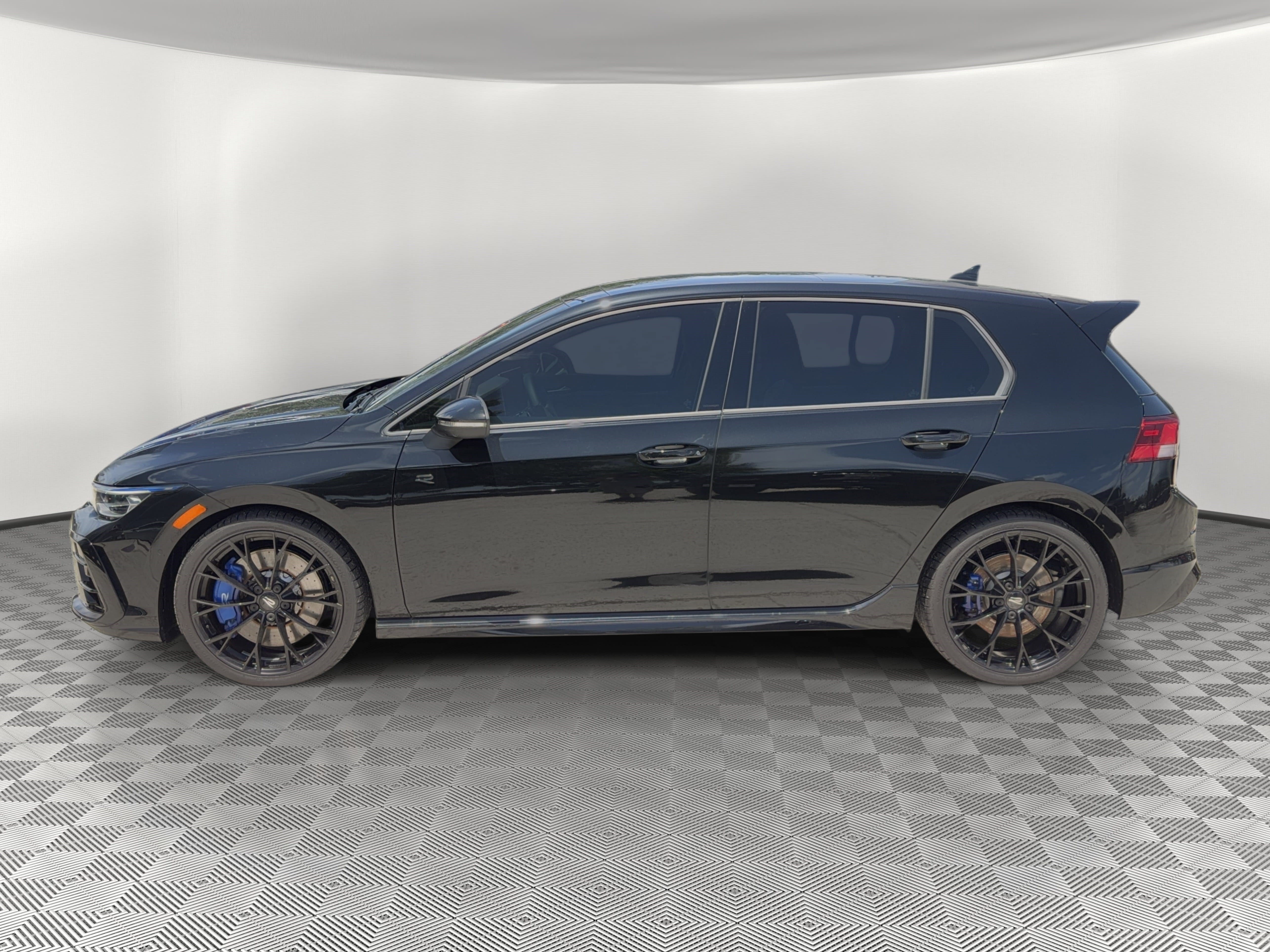 Used 2026 Volkswagen Golf AWD/4WD image 2