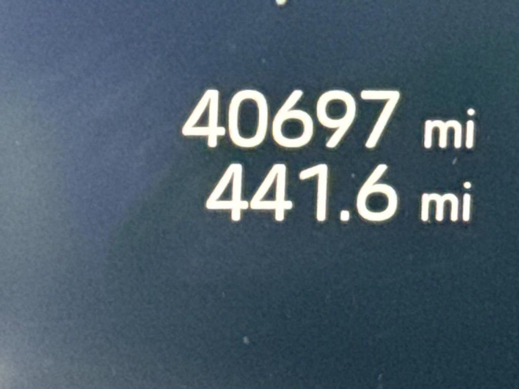 Used 2022 Porsche Cayenne Platinum Edition image 27