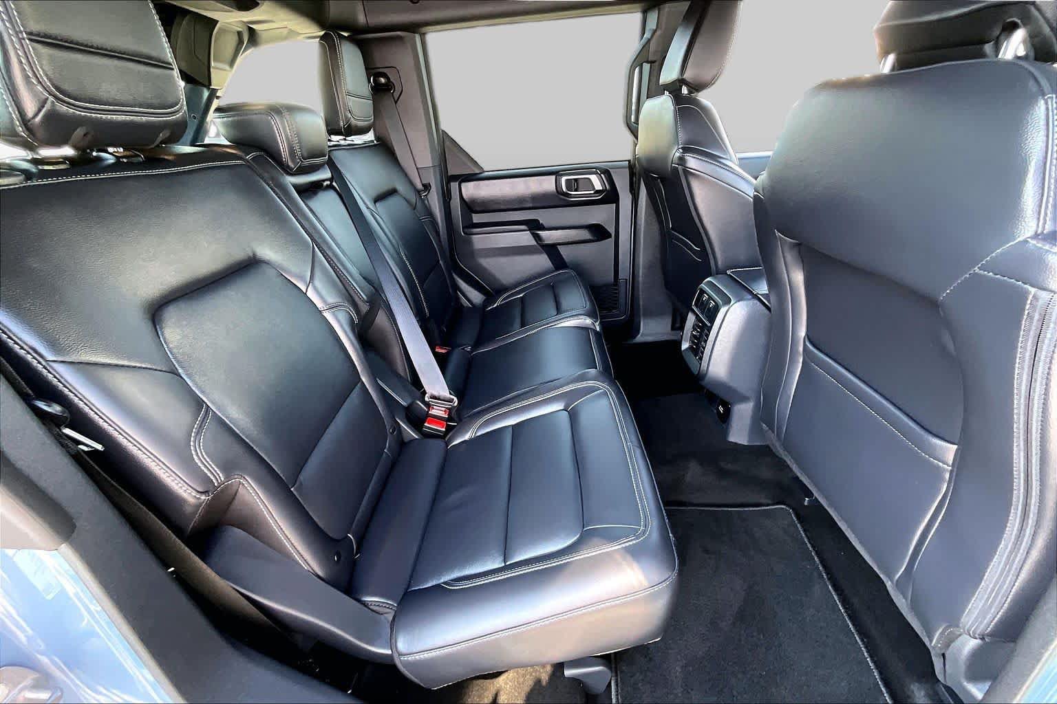 Used 2025 Ford Bronco Outer Banks AWD/4WD image 18