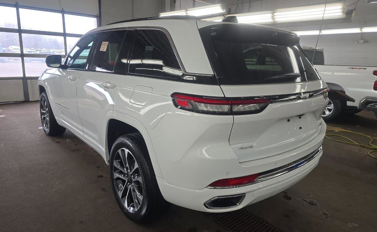 Used 2025 Jeep Grand Cherokee Overland w/ Adv Protech Group III image 3