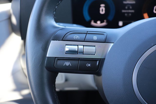 Used 2025 Hyundai Kona SEL image 17