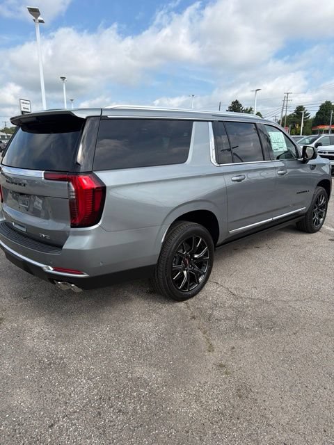 New 2026 GMC Yukon XL Denali w/ Denali Reserve Package AWD/4WD image 4