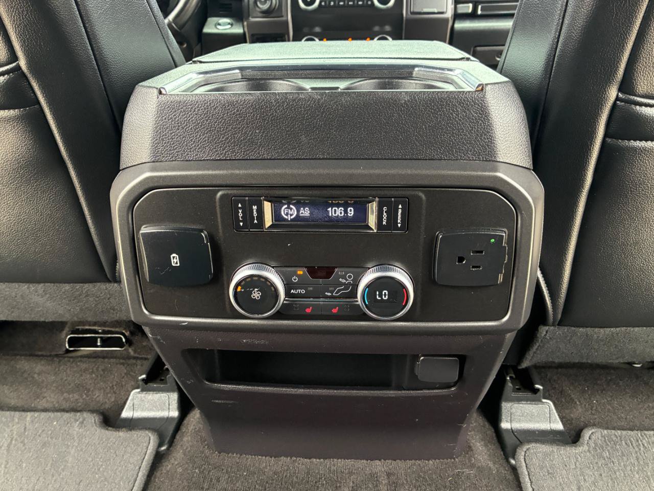 Used 2019 Ford Expedition Limited w/ Special Edition Package RWD image 36