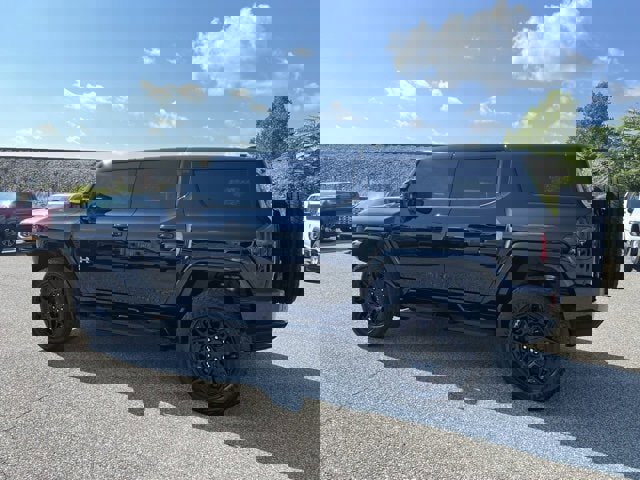 Used 2024 GMC Hummer EV 2X w/ LPO, Illumination Package image 7