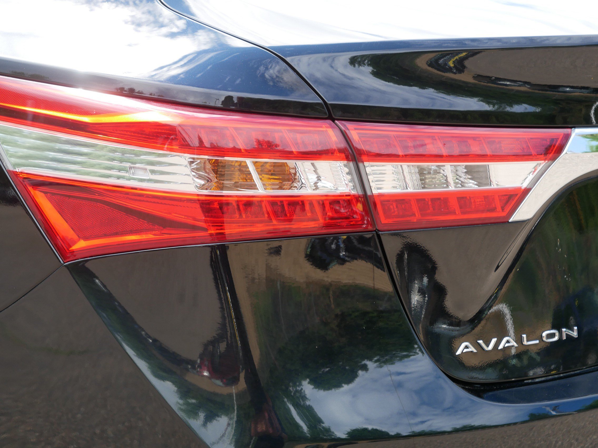 Used 2014 Toyota Avalon XLE Premium FWD image 17