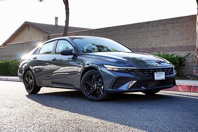 New 2026 Hyundai Elantra Sport FWD image 2