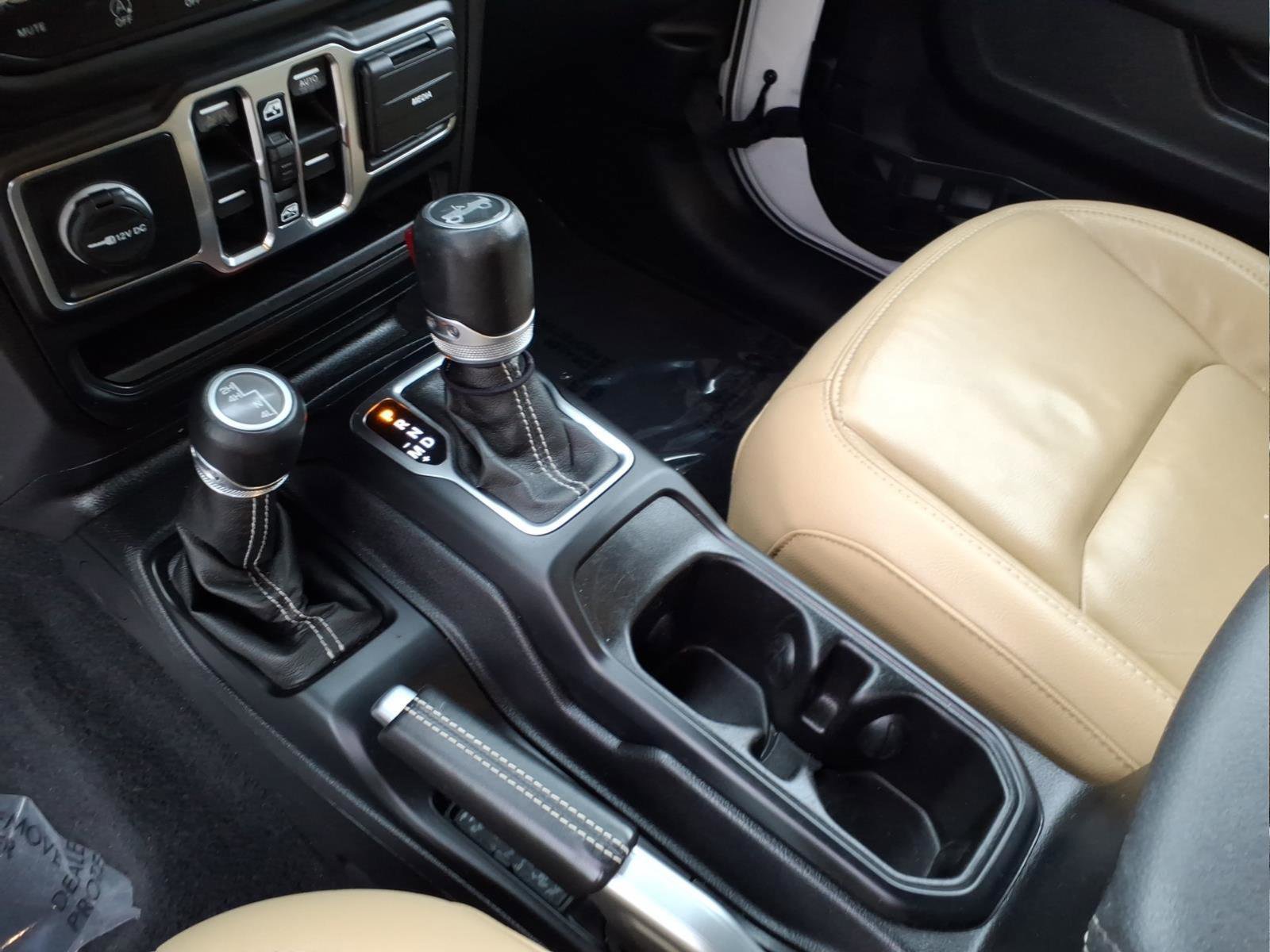 Used 2019 Jeep Wrangler Unlimited Sahara w/ Dual Top Group image 17