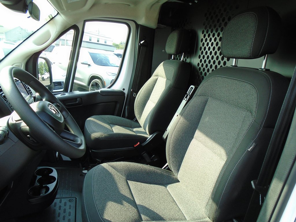 Used 2025 RAM ProMaster 2500 w/ U-Haul Equipment Group FWD image 6