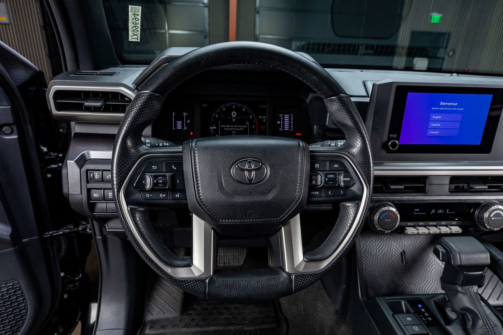 Used 2025 Toyota 4Runner SR5 AWD/4WD image 19