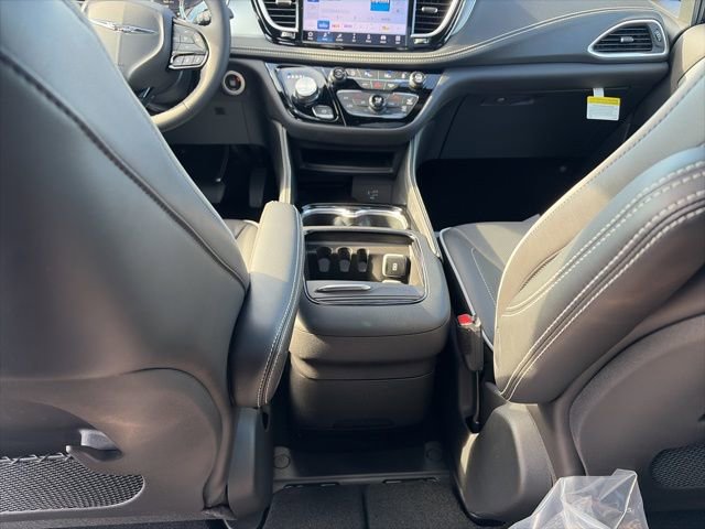 New 2026 Chrysler Pacifica Limited w/ S Appearance Package image 12
