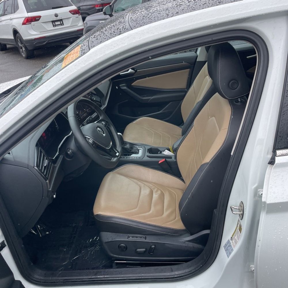 Used 2021 Volkswagen Jetta SEL Premium FWD image 5