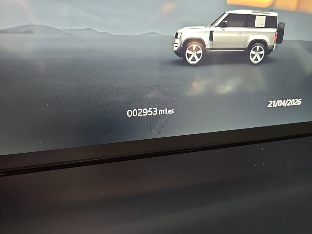 Certified 2024 Land Rover Defender 90 V8 AWD/4WD image 13
