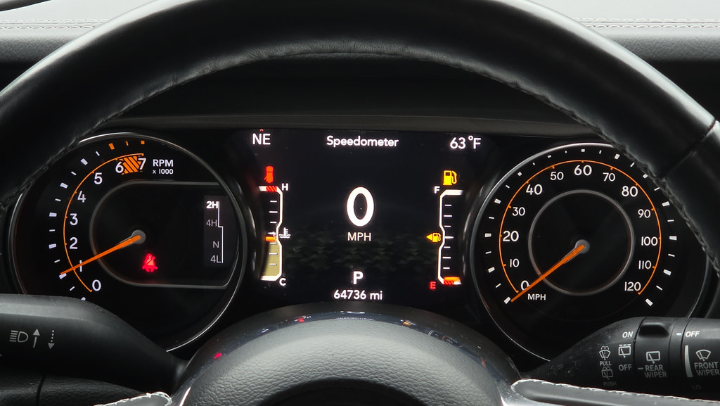 Used 2023 Jeep Wrangler Unlimited Sahara w/ Cold Weather Group AWD/4WD image 11