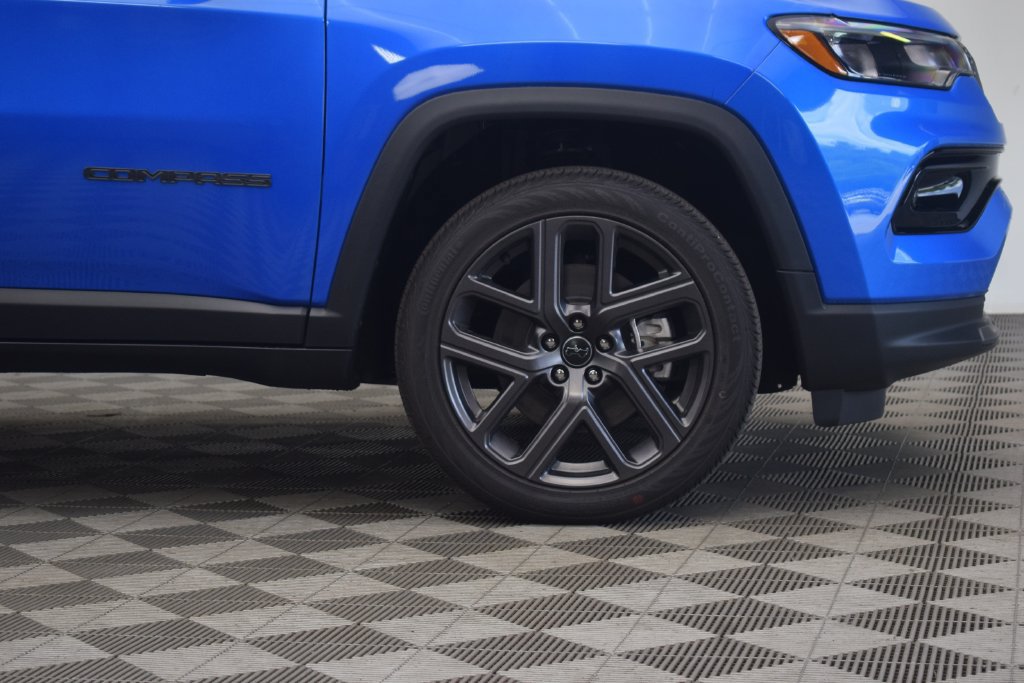 New 2026 Jeep Compass Limited w/ Sun, Sound & Navigation Group AWD/4WD image 6