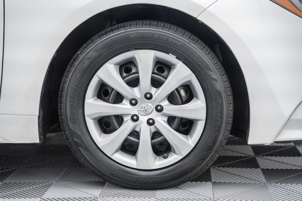 Used 2023 Toyota Corolla LE FWD image 15