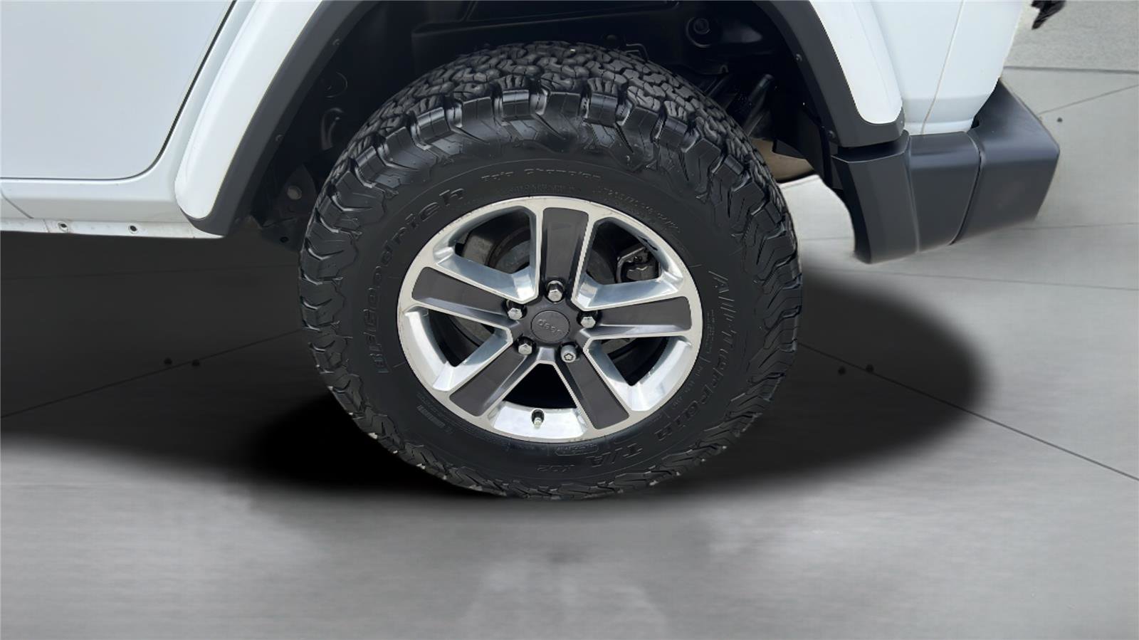 Used 2018 Jeep Wrangler Unlimited Sahara AWD/4WD image 22