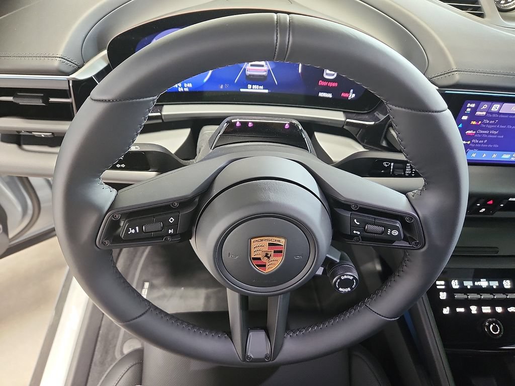 New 2026 Porsche Macan 4 Electric AWD/4WD image 19