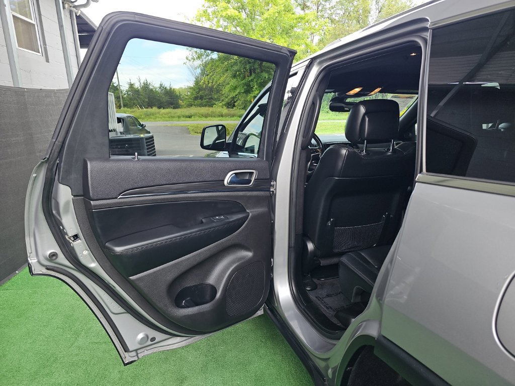 Used 2019 Jeep Grand Cherokee Limited AWD/4WD image 35
