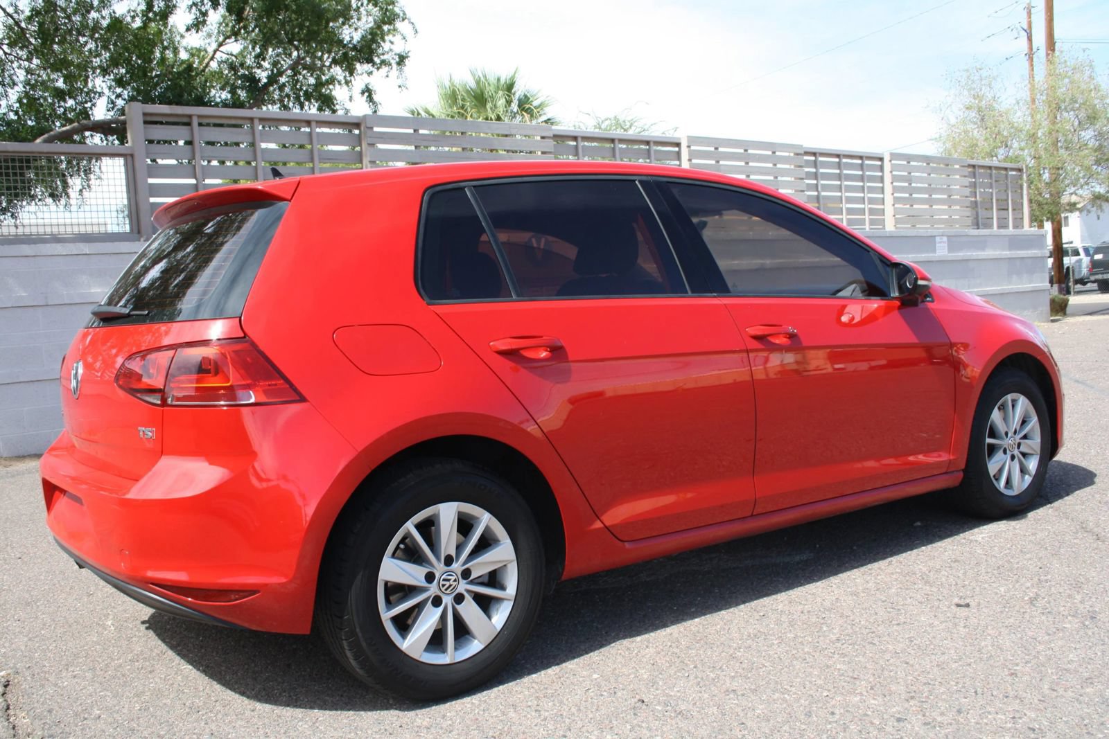 Used 2015 Volkswagen Golf S FWD image 4
