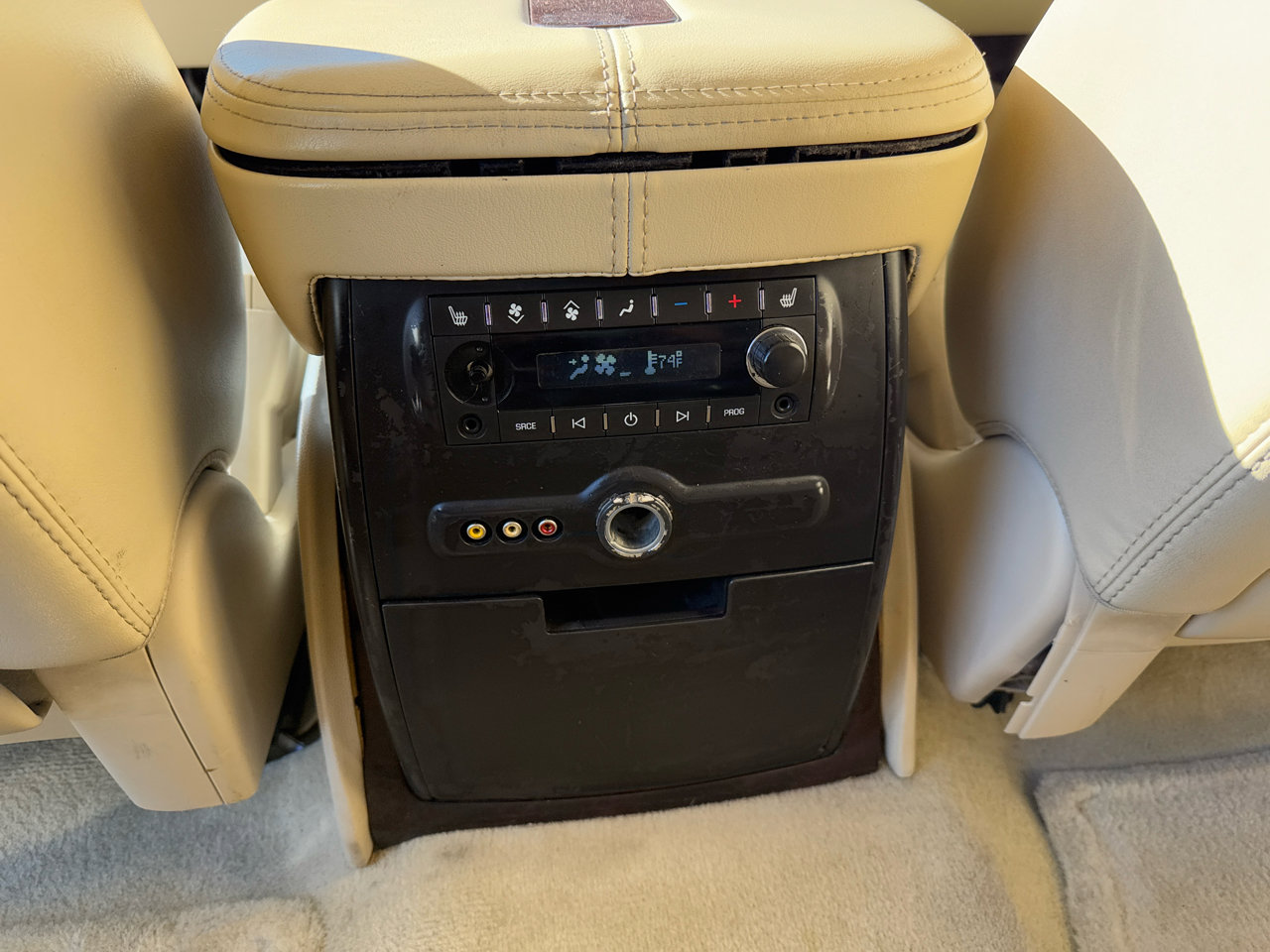 Used 2007 Cadillac Escalade AWD w/ Information Package image 17