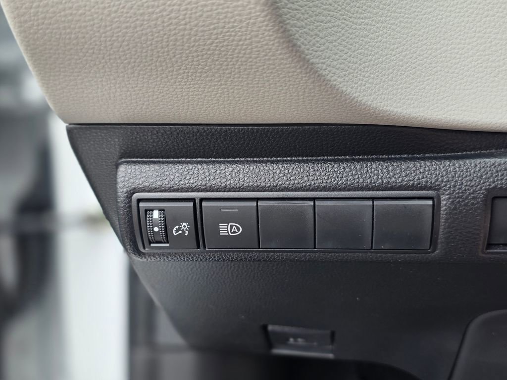 Used 2022 Toyota Corolla LE w/ Carpet Mat Package (TMS) image 35