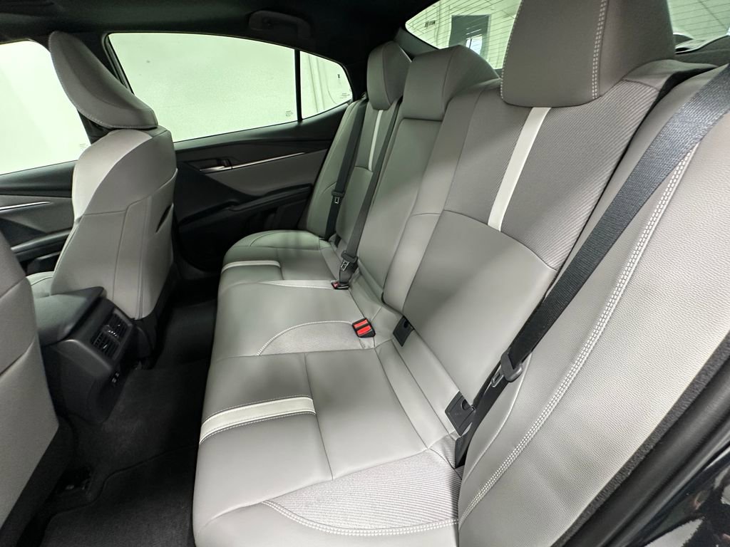 Used 2025 Toyota Camry LE image 11