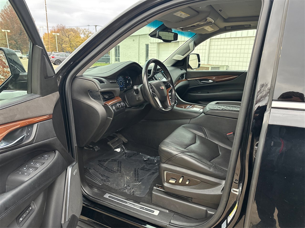 Used 2016 Cadillac Escalade ESV Luxury image 9