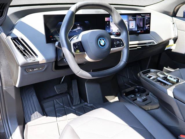 Used 2023 BMW iX xDrive50 AWD/4WD image 13