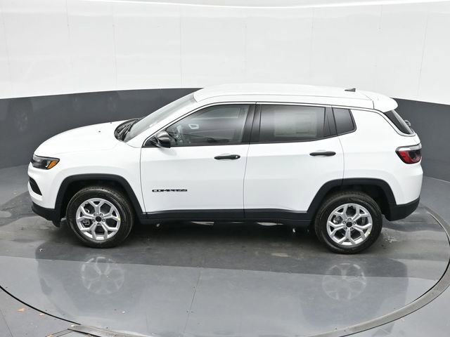 Used 2025 Jeep Compass Sport image 35