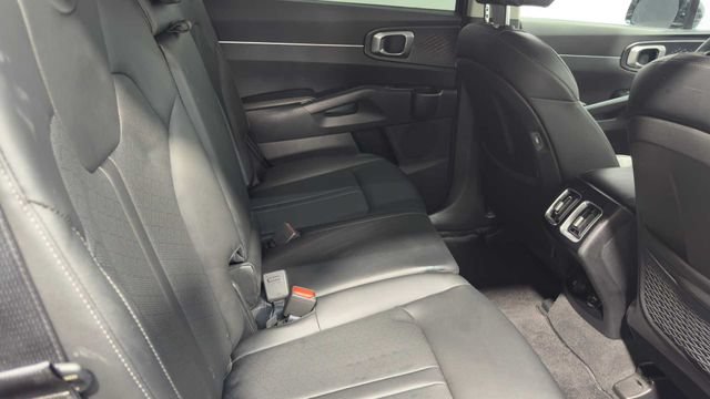Used 2022 Kia Sorento S FWD image 15