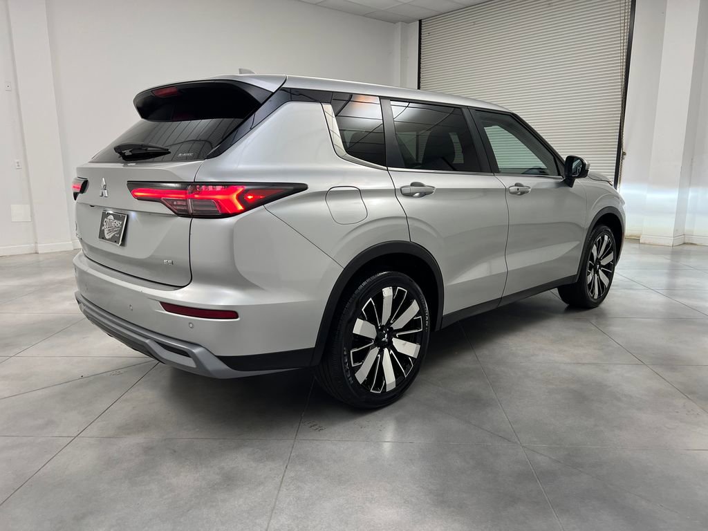 Used 2025 Mitsubishi Outlander SE AWD/4WD image 7