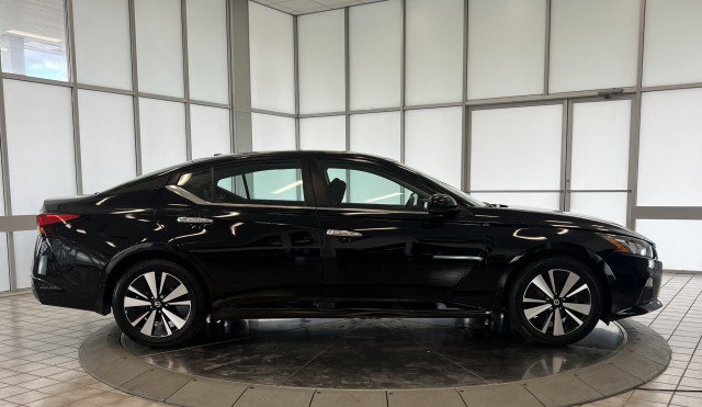Used 2022 Nissan Altima 2.5 SV w/ SV Premium Package FWD image 8