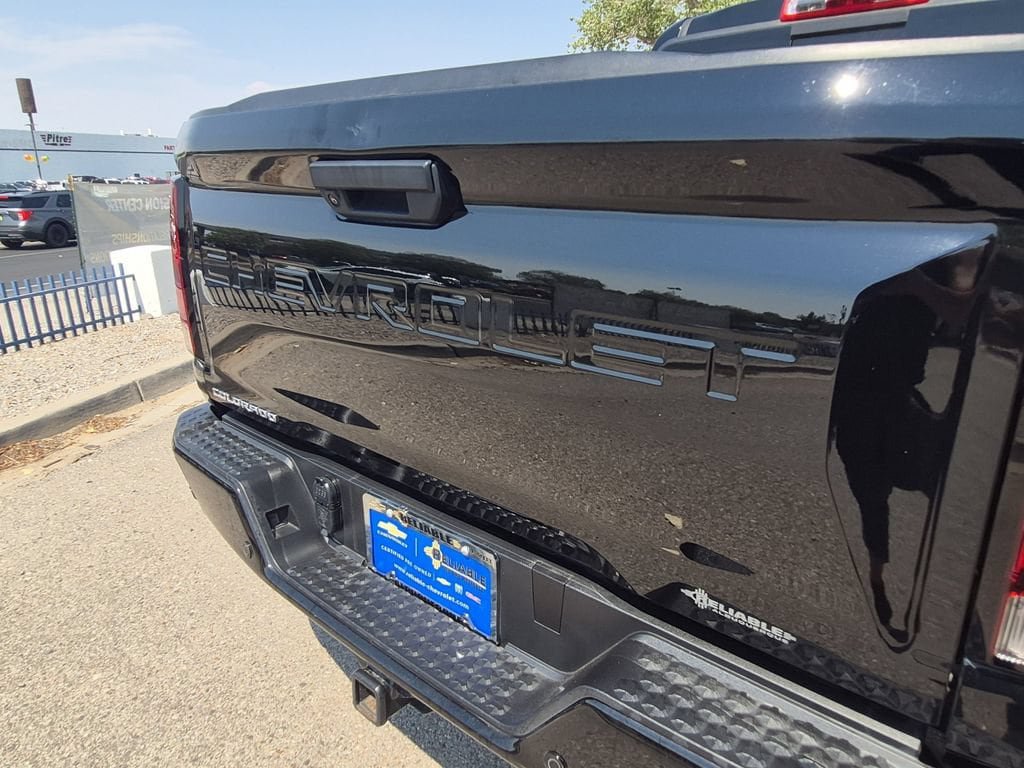 Certified 2024 Chevrolet Colorado Trail Boss w/ Advanced Trailering Package AWD/4WD image 14