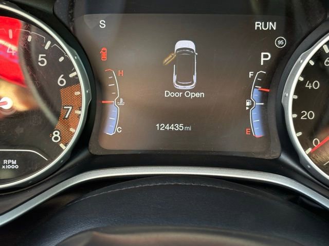 Used 2017 Jeep Compass Latitude w/ Popular Equipment Group image 4