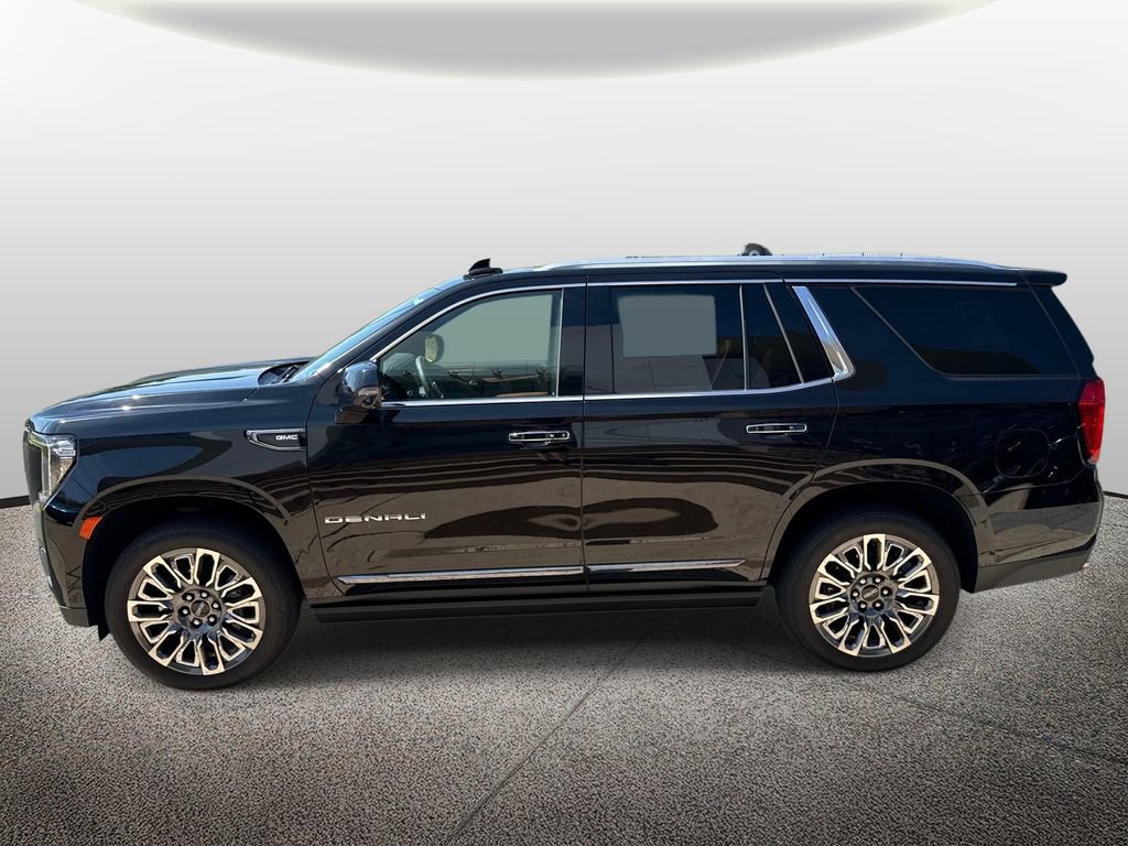 Used 2024 GMC Yukon Denali Ultimate AWD/4WD image 3