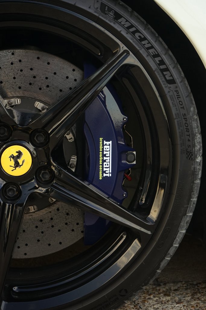 Used 2015 Ferrari 458 Spider image 31