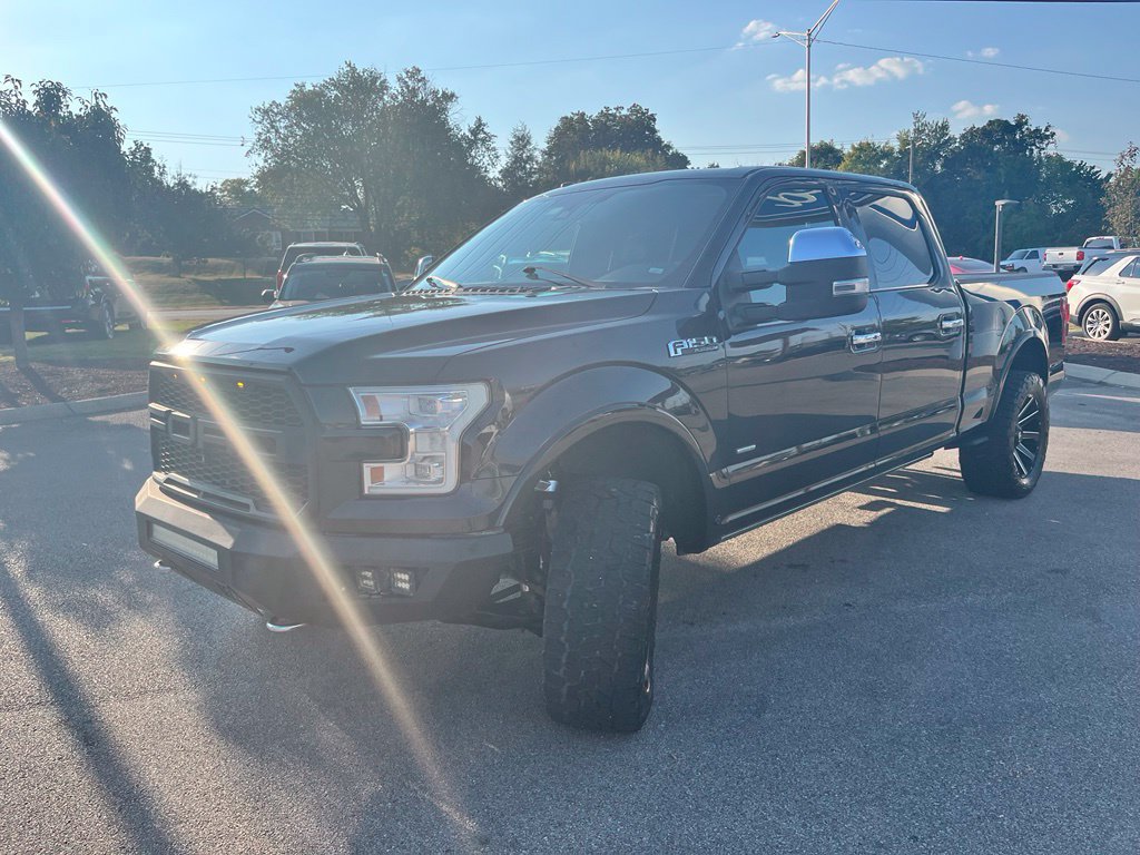 Used 2017 Ford F150 Platinum w/ Equipment Group 701A Luxury AWD/4WD image 3