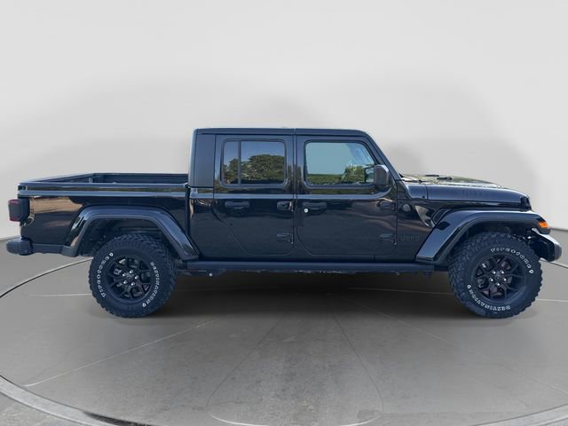 Used 2024 Jeep Gladiator Sport AWD/4WD image 2
