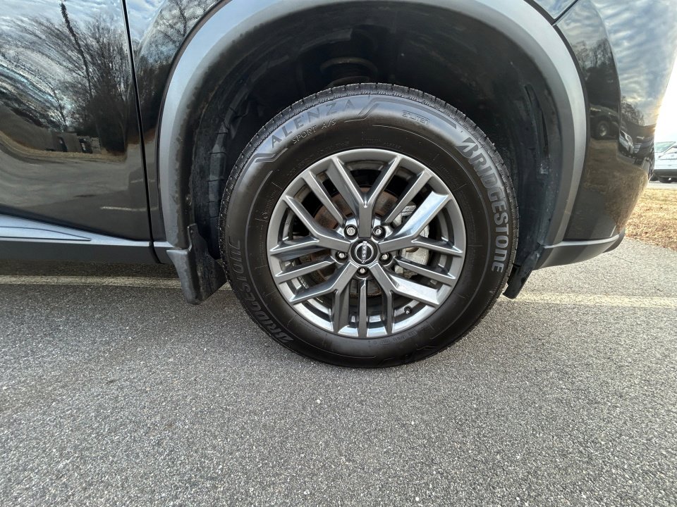 Used 2025 Nissan Rogue S image 27